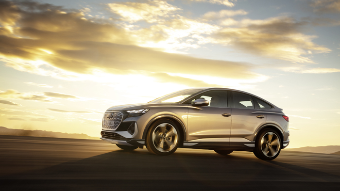 1.奥迪Q4 Sportback e-tron展现出如风塑一般流畅之美的同时，更进一步增强了续航里程和动态表现.jpg