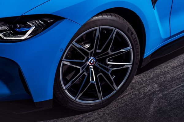 a 04.BMW Motorsport纪念版轮毂标.jpg