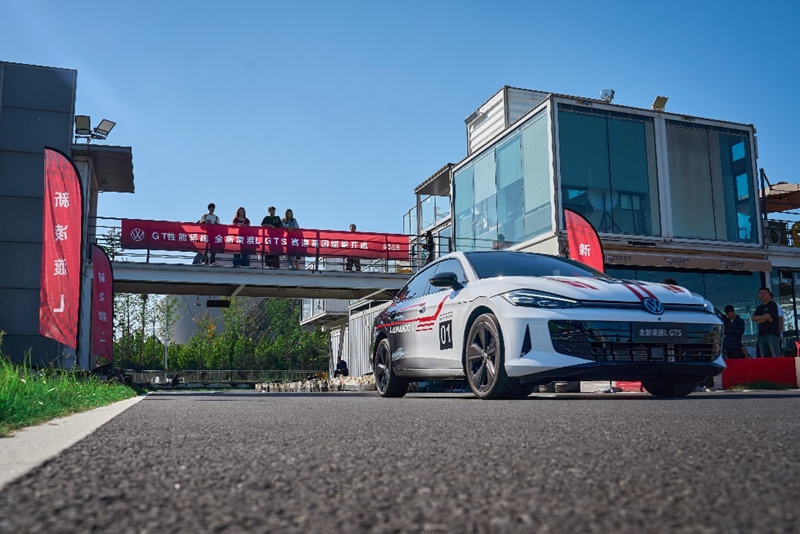 1758784040372164.jpg 06.jpg