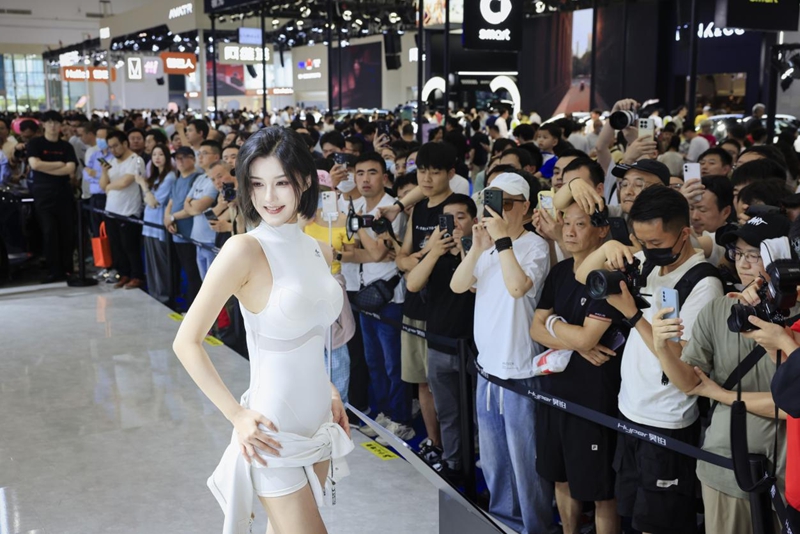 1758784645592703.jpg 04.jpg